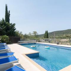 Appartement N°2 - Piscine Partagée