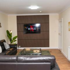Cozy 4-Bed Home Central London ,Heathrow & Parking