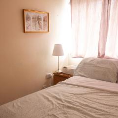 Spacious 4-bedroom Townhouse with Garden- Perfect for Groups!