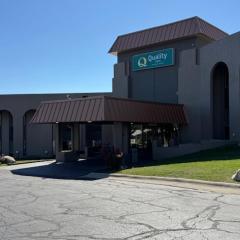 Quality Inn By Choice Hotels - West Des Moines - I 235 & I 80