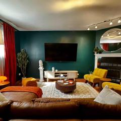 Pool Table, PingPong, Arcade, 2-Car Parking, 3 Floors!