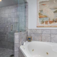 Crescent at Miramar-Gulf Front Luxury Condo-Free Beach Chairs!