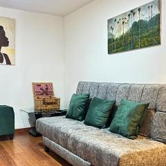 Dúplex familiar cerca al Cable y Milán con patio