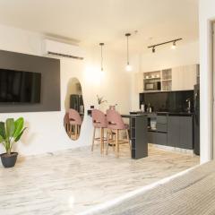 Modern 3BR AC Steps from Ciudad Amurallada