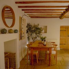 Charming 17th Century Cotswold Cottage