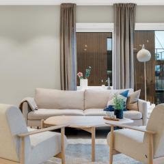 Arctic Supreme Luxe l Heated Balcony l Free Parking