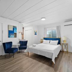 Chic City Retreat 93G