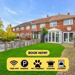 Spacious 4-Bed Haven in Orpington Retreat