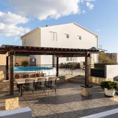 Amazing Home In Makarska