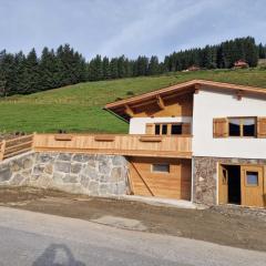 Rustic cabin with sauna near the ski area