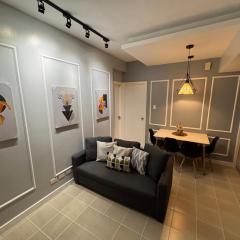 2 Bedroom Unit with Queen-sized Beds near NAIA T3