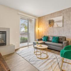 Luxury King Suite by the Lake - Entire Place