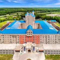 2 Luxury suites with parking at The Grand Castle