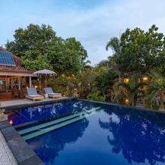 Villa Cahaya - Ocean, sunset and volcano views, an island hideout