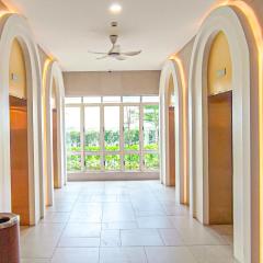 Peaceful Luxury at Tresor Klang by HCK