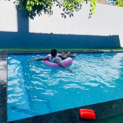 ANNIKA B&B Claremont