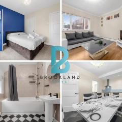 Convenient 2BR House with Free Street Parking