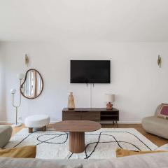 Spacious Apartment - Champs Elysees