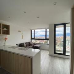 Penthouse Infinity Rooftop Pool, Walk to Zona T