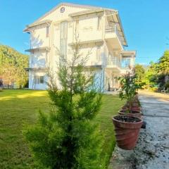 Shri Rudra's Service Apartments