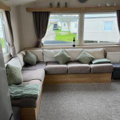 Beautiful Holiday Home Close to the Sea
