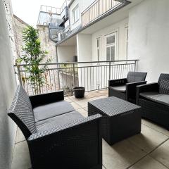 Premium Central Apartment with Balcony & Free Parking