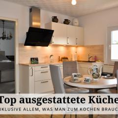 Apartment Rosie - Rustikal und top ausgestattet und ideal für Gruppen bis 6 Personen und Hund, egal ob Familie, Kollegen oder Freunde, 85qm mit Garten und eigener Garage