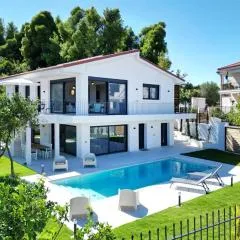 Mandarini Luxury Villa Pefkochori 5 bedrooms 12 guests