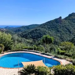 VILLA L'ESTEREL AVEC PISCINE VUE MER -MANDELIEU 06210- 6 Pers
