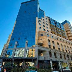 Deluxe Modern 1 bedroom Apartment + Balcony, By Republic Square, Middle of City Center