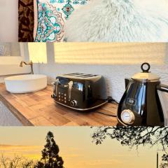 Central Spot Elegant Home Fresh Features