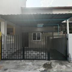 Asyun Homestay 1 Double Storey House Sg Buloh Town