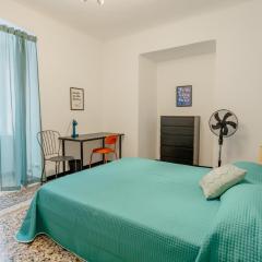 2-minute walk to the center -2 rooms in Carignano