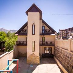 LOVELY HOUSE BAKURIANI