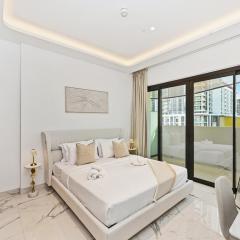 Riviera Azure Gateway Superior- 10min to Burj Khalifa, Dubai Mall and Airport and 20min to Marina