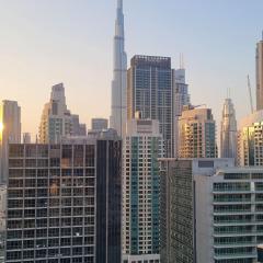 2Bedroom Apartment with Canal View in Business Bay