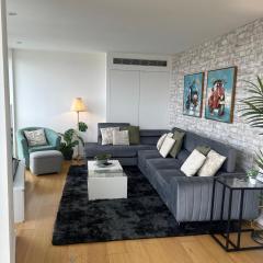 62 Sqm High Rise Apartment Canary Wharf
