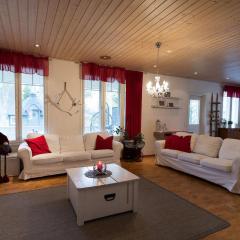 Spacious detached house for a larger group