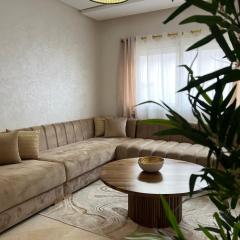 Appartement neuf & moderne avec clim, piscine & balcon,Proche Jemaa el-Fna & Guéliz