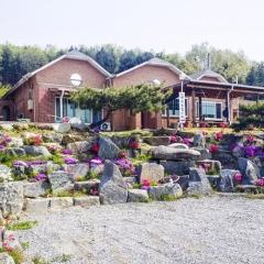 Choongju Garden Arirang Pension