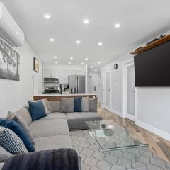 1BR + Den Marketplace Lodge Village Location Mountain Views Gas Fireplace Parking