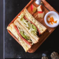 Tiin Tinn - Rivershore B&B