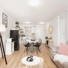 Sunny Stay Near Flinders & CBD