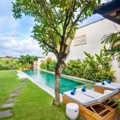 Balindra Lush Garden 6 BR Private Pool Villa ZN307