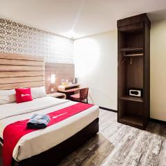 RedDoorz Plus at Paragon Nagoya Hotel Batam