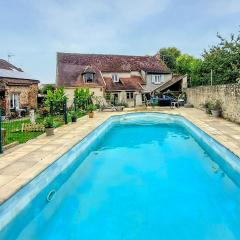 Nice Home In Boissy Le Châtel With Swimming Pool
