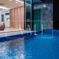 Cyberjaya - Puchong Luxury Private Swimming Pool Villa with BBQ - Corner lot up to 20 Guests
