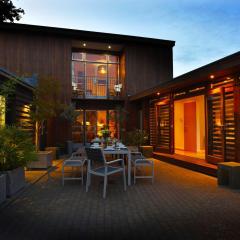 Unique Gated Detached Home in Canterbury, Close To City Centre