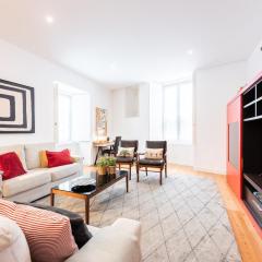 Liberdade Great Apt with AC Garage