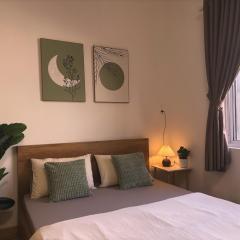 Central room in district 1, 450m to Ben Thanh market